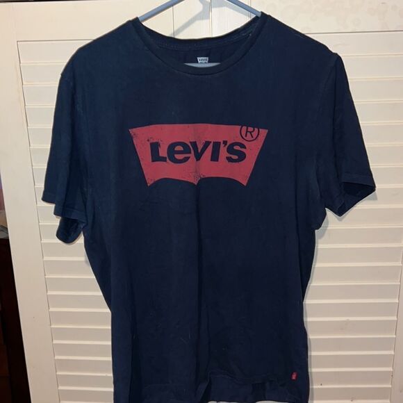 Levi’s men’s graphic shirt size extra large - Picture 2 of 5